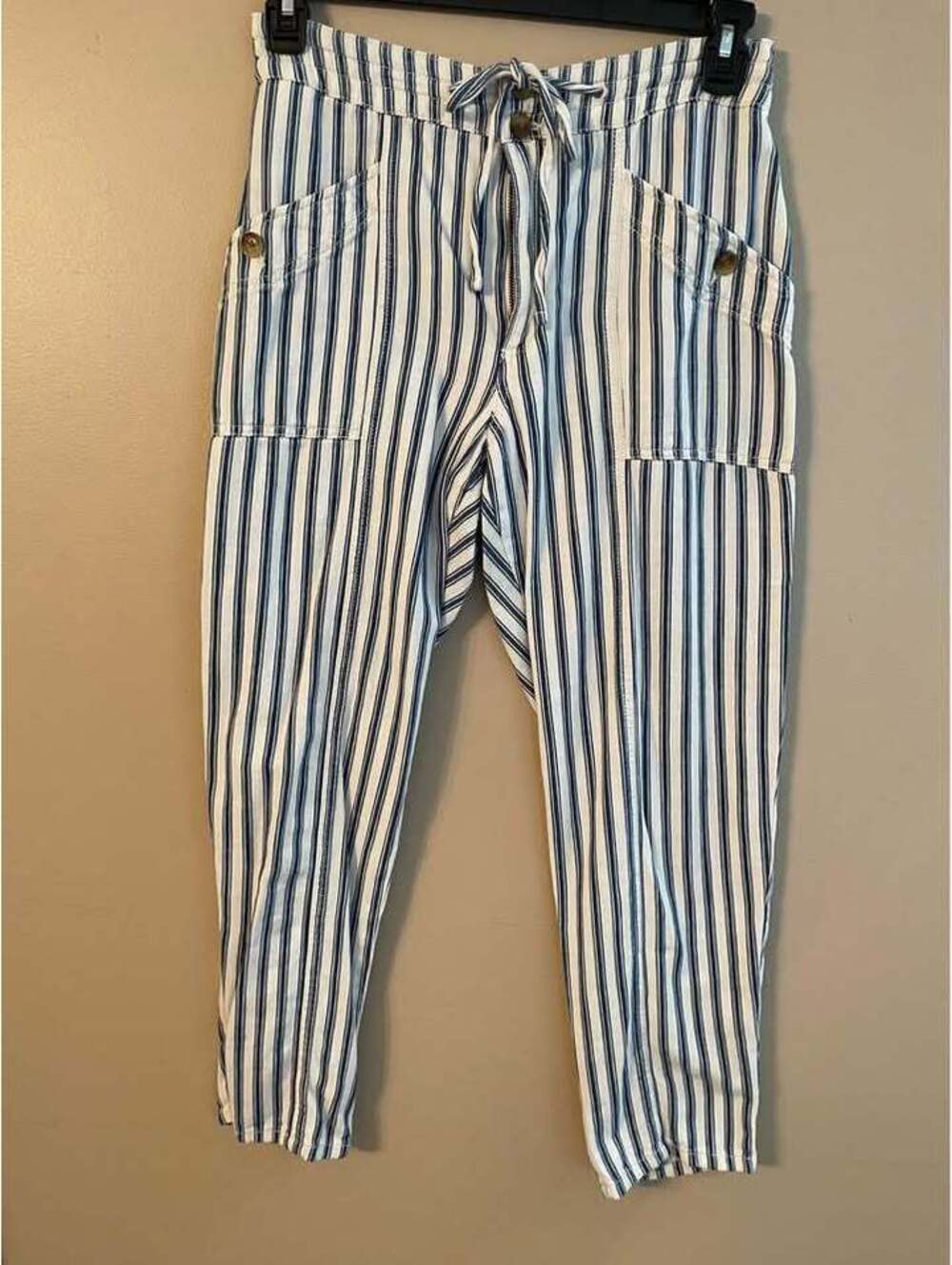 American Eagle Blue & White Striped Tie Waist Cropped Pants Women’s Medium